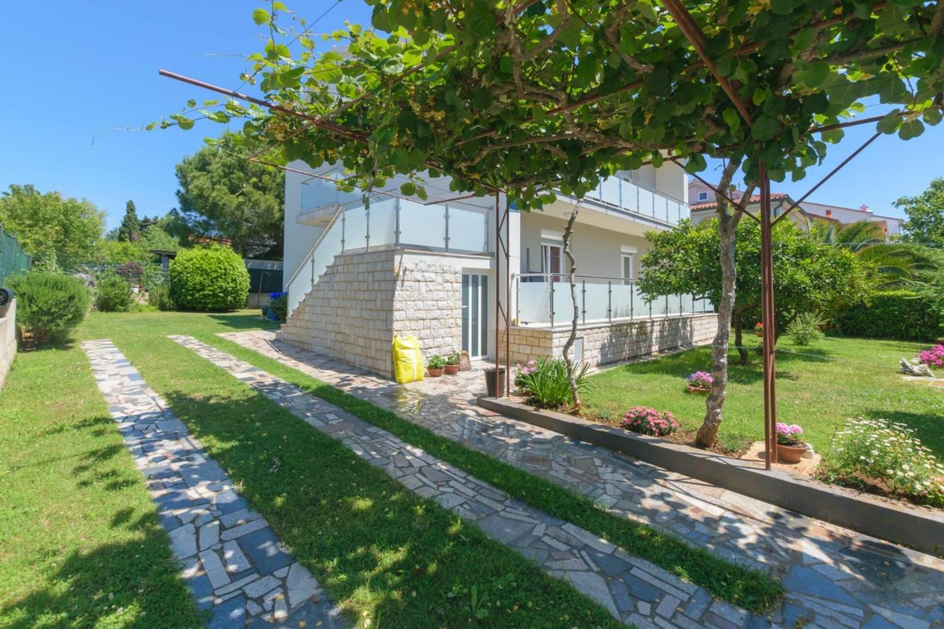 Family House With 2 Apartments - Irma Medulin Extérieur photo