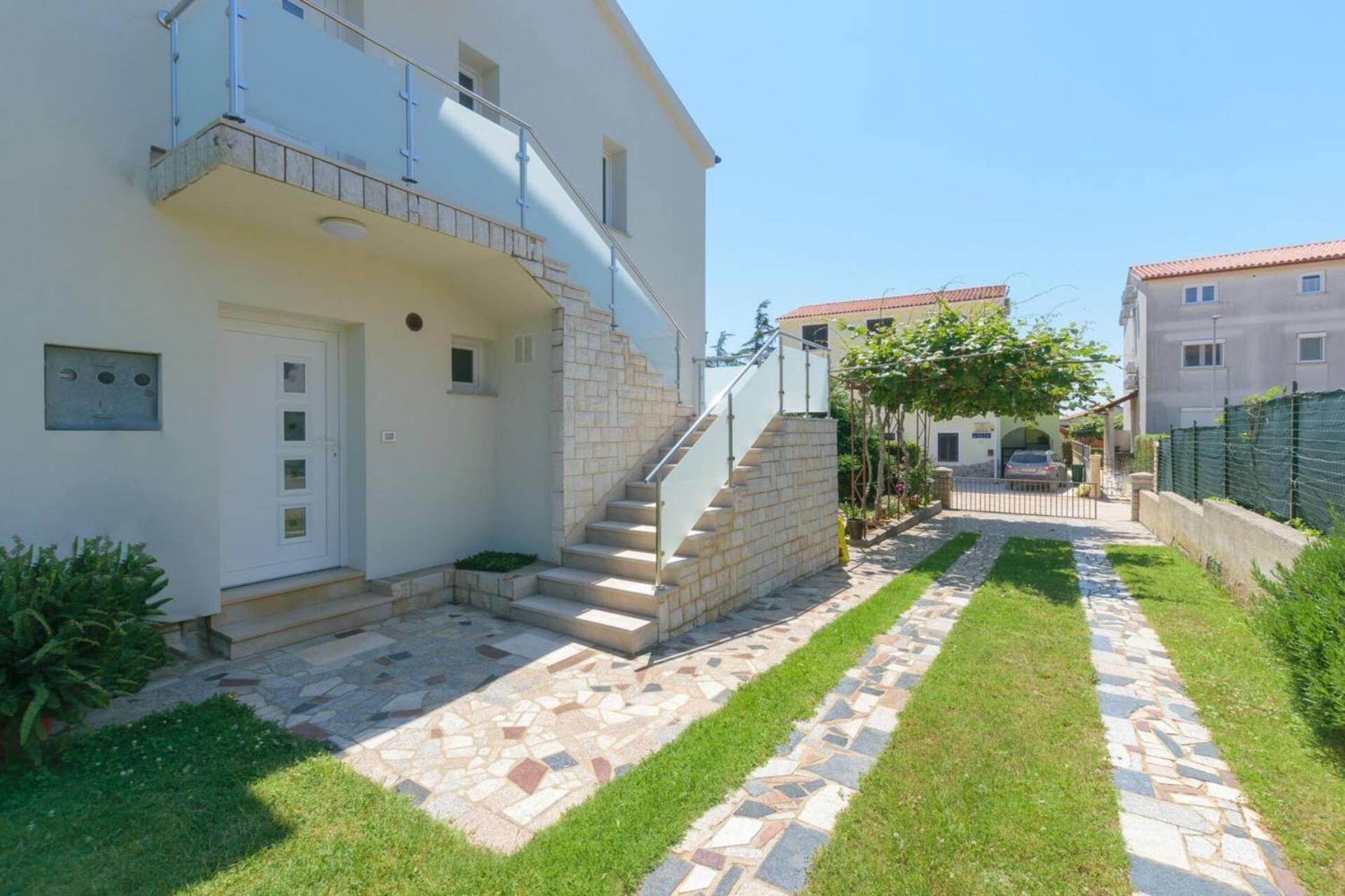 Family House With 2 Apartments - Irma Medulin Extérieur photo